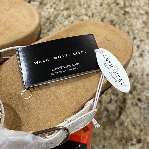 BNWT VIONIC SANDALS - Picture 5 of 7